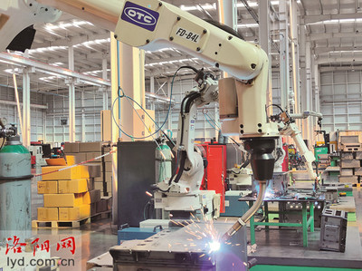 抢抓新能源机遇 打造千亿级光伏产业集群